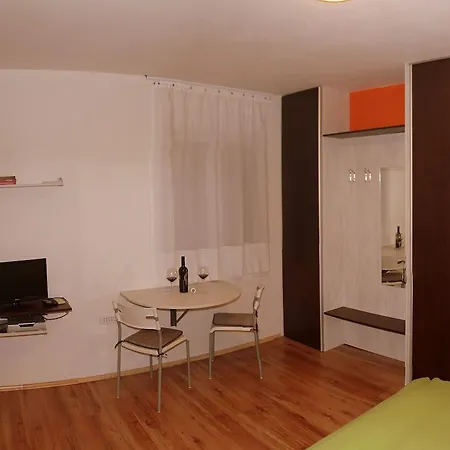 Apartman Studio Fuart Stinjan
